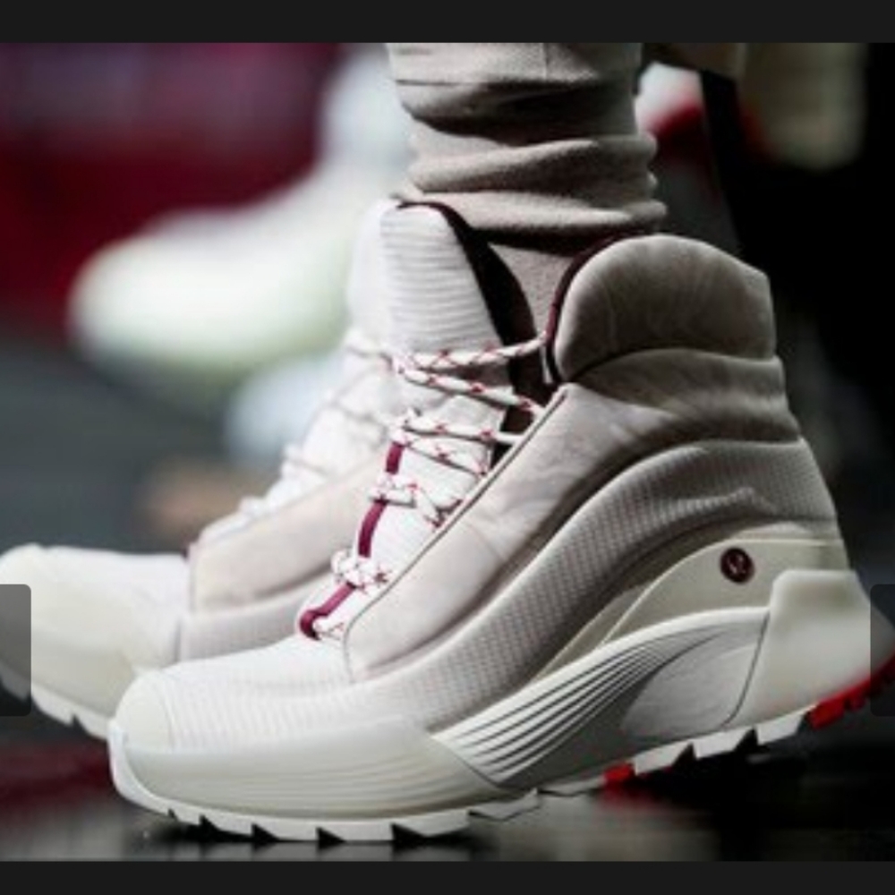 BNWOT Lululemon 2022 Olympics men's closing ceremony boots